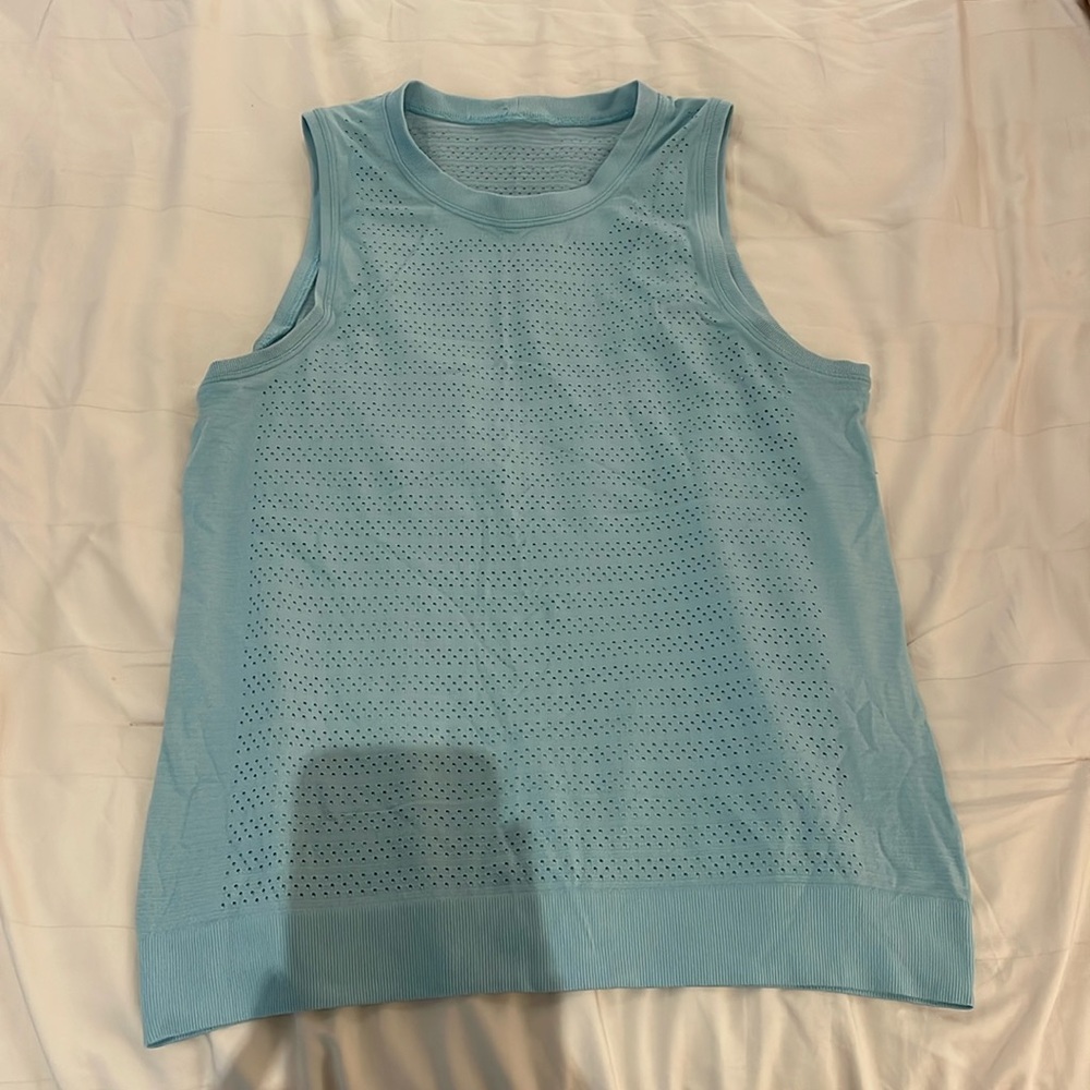 Lululemon blue mesh tank size 6